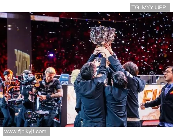 DOTA2力量排行榜揭晓FPX强势夺冠引发热议